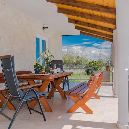 Villa Olive-privlaka By Guide