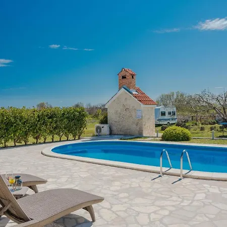 Olive-privlaka By Guide Villa