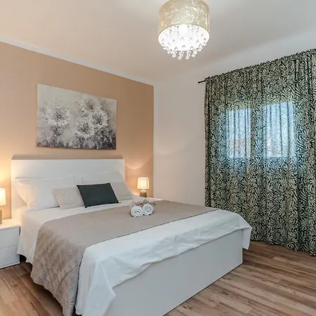 Villa Olive-privlaka By Guide *