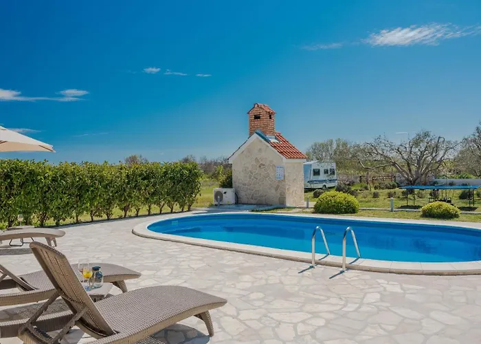 Olive-privlaka By Guide Villa