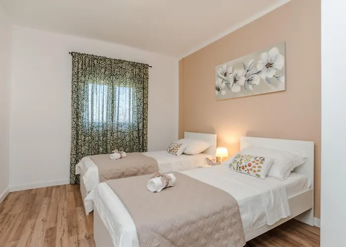 Olive-privlaka By Guide Villa *