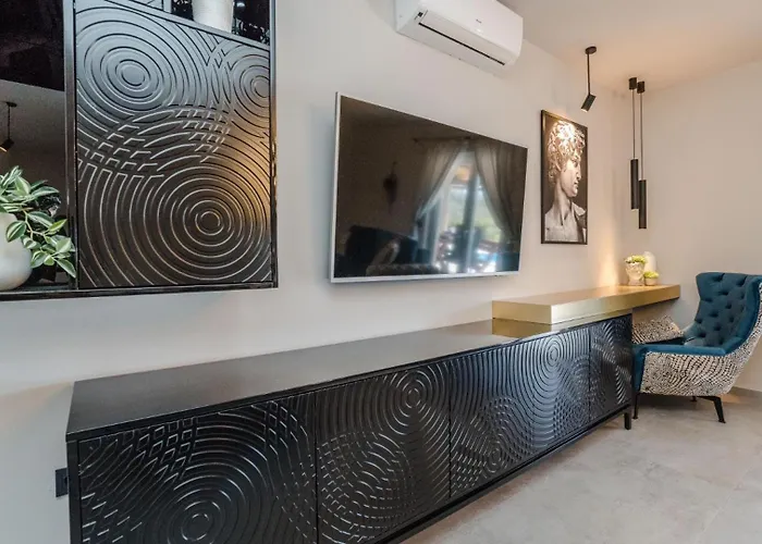 Olive-privlaka By Guide